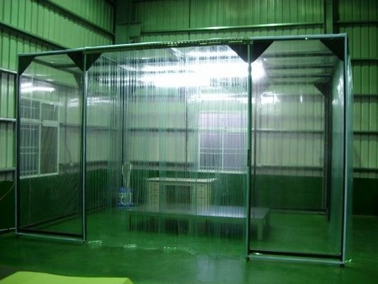 Κινητή κατηγορία 100 θαλάμων αφαίρεσης σκόνης εργαστηριακός θάλαμος με την κουρτίνα PVC